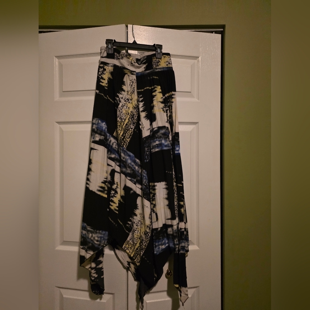 FLASH SALE- Asymmetrical Abstract Print Skirt